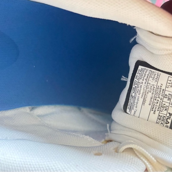 Athletic_Shoes